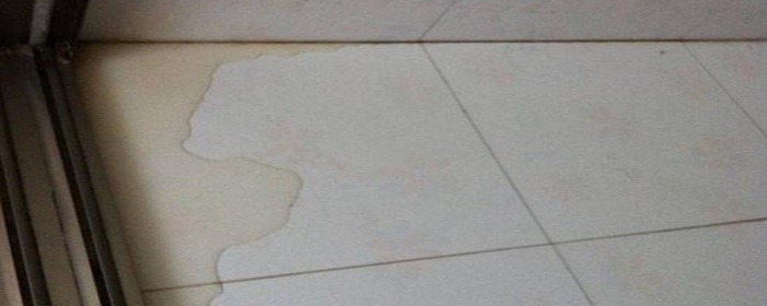 卫生间地砖缝渗水怎么处理（卫生间装修防水处理注意事项）