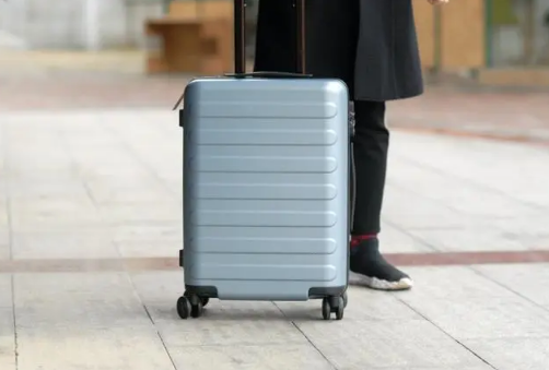 多大的行李箱可以直接登机不用托运（行李箱带上飞机要开箱检查吗）