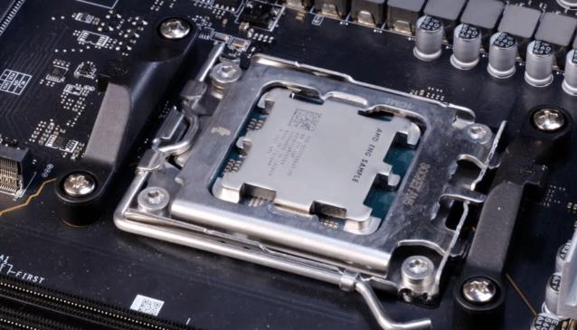 性能暴涨！AMD 锐龙 7 7700X 8 核 Zen 4 CPU 基准测试泄露