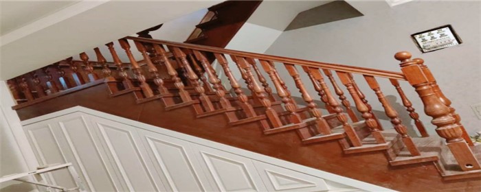 复式楼楼梯设计的风格有什么（楼梯设计有哪些规定？）