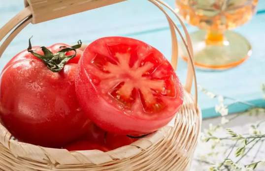 爱吃西红柿是缺维生素吗（西红柿怎么吃比较健康）