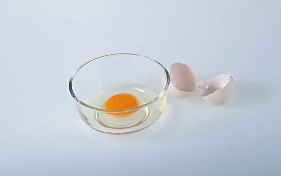 土鸡蛋的蛋黄越黄越好吗（如何识别土鸡蛋）