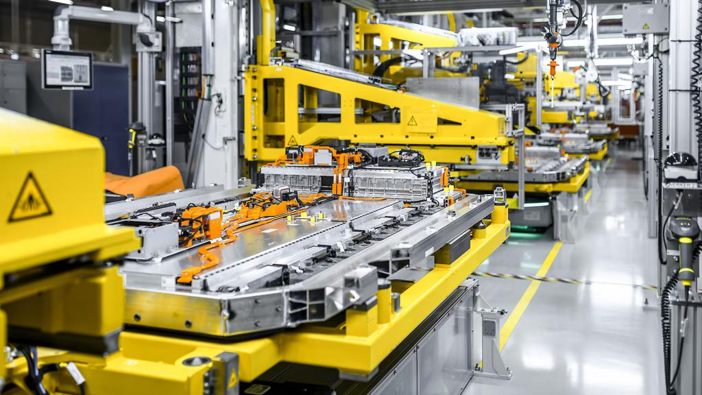 奔驰德国电池回收工厂破土动工 年产能达 2,500 吨