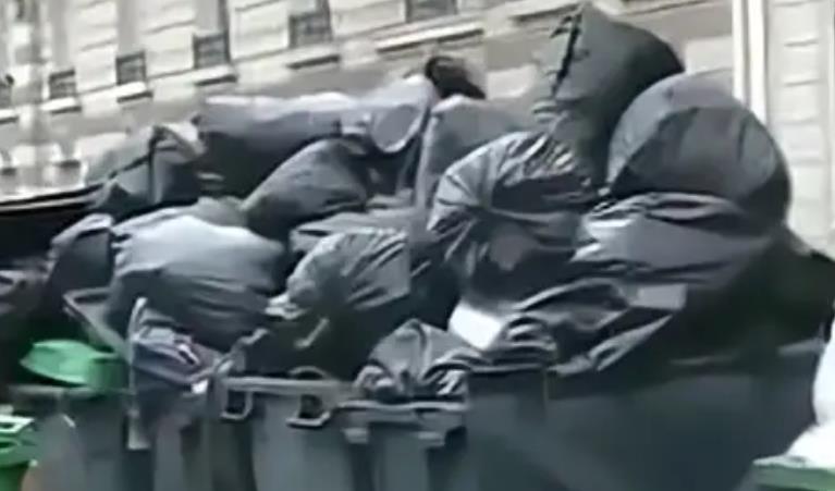 环卫工人持续罢工巴黎遭垃圾围城（或下周才能恢复上班）